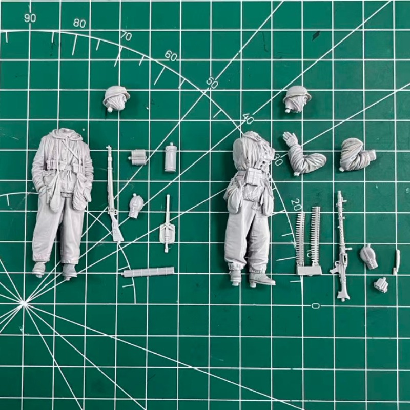 1/35 Scale Die Cast Resin Figu - Model Kit Weapons review and price